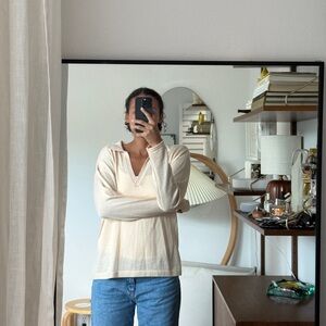 Banana Republic Cream V-Neck Sweater
